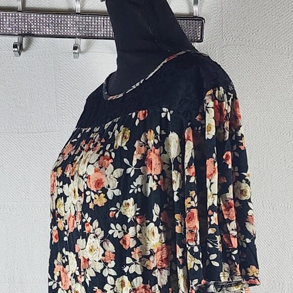SJS Black Salmon Cream Floral Rayon Span Flutter Sleeve Lace Neck Top Size 3X - Picture 9 of 16